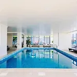 Alezzi Gorgeous Family Aparment Cu Piscina 那沃达利