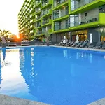 Alezzi Gorgeous Family Aparment Cu Piscina 公寓
