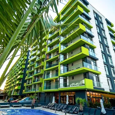 Alezzi Gorgeous Family Aparment Cu Piscina 公寓