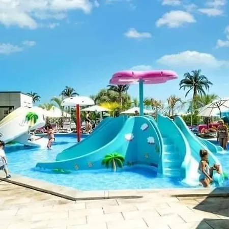 Alezzi Gorgeous Family Aparment Cu Piscina Lejlighed Năvodari