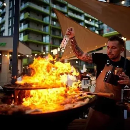 Alezzi Gorgeous Family Aparment Cu Piscina