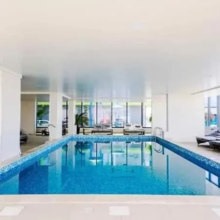 Alezzi Beach Gorgeous Family Aparment Cu Piscina Navodari