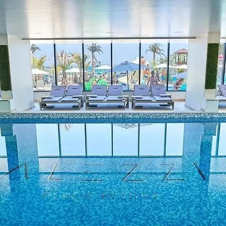 Alezzi Gorgeous Family Aparment Cu Piscina * Năvodari