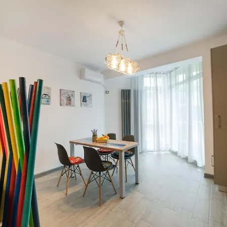 Alezzi Beach Gorgeous Family Aparment Cu Piscina Apartment Navodari
