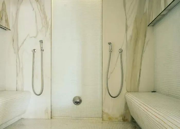 Alezzi Gorgeous Family Aparment Cu Piscina