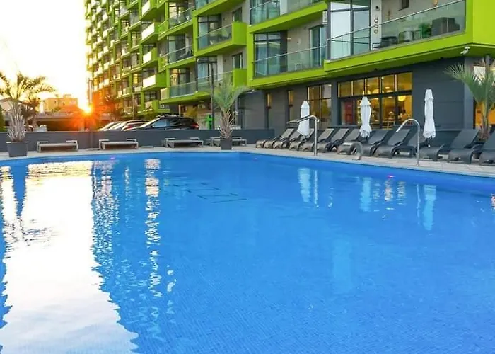 Alezzi Gorgeous Family Aparment Cu Piscina 公寓