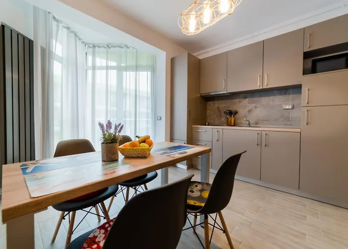 Alezzi Gorgeous Family Aparment Cu Piscina 公寓